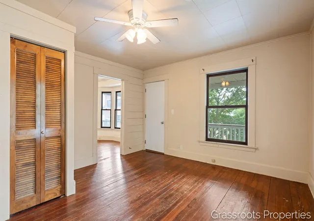 Listing Photo 5 - Condo for sale in building located at 1129 Hamilton Ave NW, Grand Rapids, MI 49504