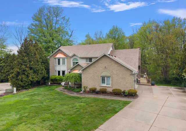 5th image of 30521 Knighton Dr, Farmington Hills, MI 48331 | MLS# 81026039592