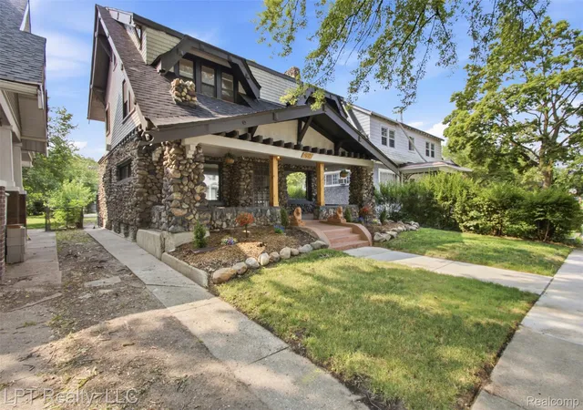 2nd image of 98 Massachusetts St, Highland Park, MI 48203 | MLS# 20261059662