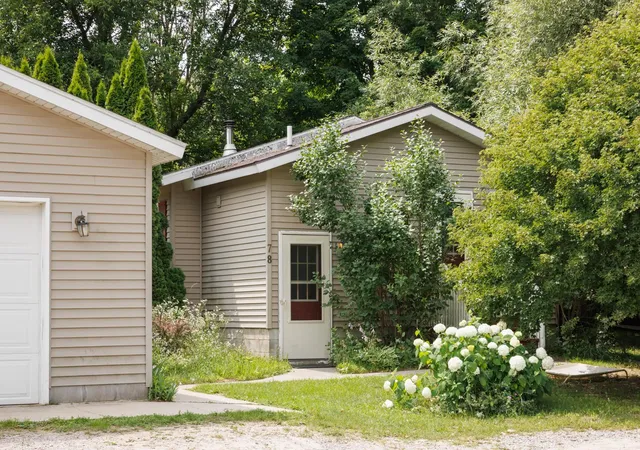 3rd image of 78 Dusty Ln, Maple City, MI 49664 | MLS# 78080071741
