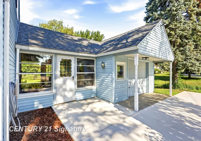 3rd image of 1449 Midland Rd, Saginaw, MI 48638 | MLS# 61050216802