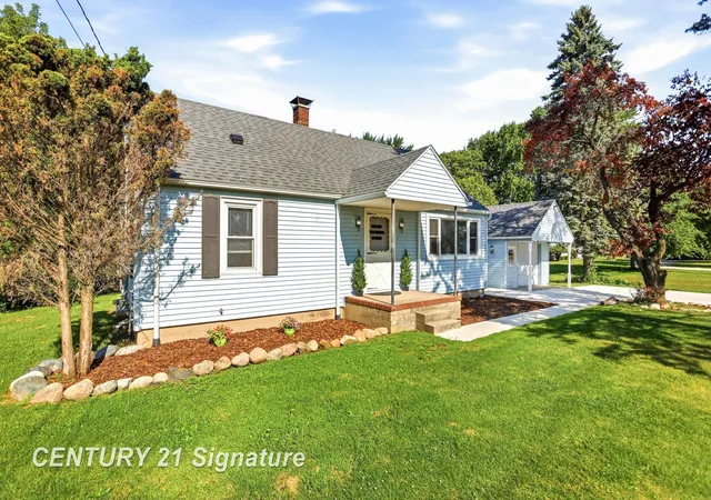 4th image of 1449 Midland Rd, Saginaw, MI 48638 | MLS# 61050216802