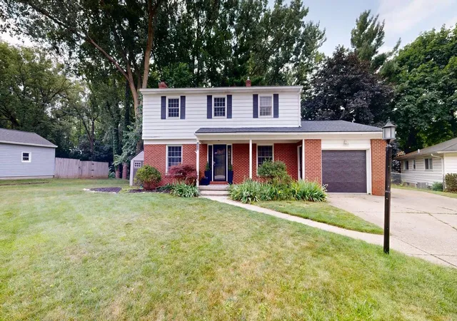 1st image of 2046 Acton Rd Nw, Grand Rapids, MI 49504 | MLS# 65026039608