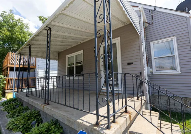 3rd image of 2117 Swayze St, Flint, MI 48503 | MLS# 20261059674
