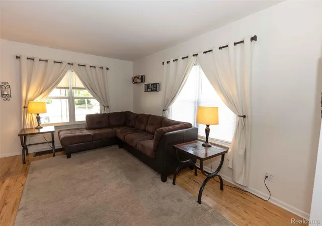 5th image of 2117 Swayze St, Flint, MI 48503 | MLS# 20261059674