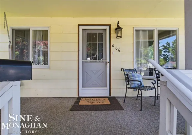 Photo 3 of Single family home for sale at 606 N 6th Street, Saint Clair, MI 48079 | MLS# 58050216805 | Listing updated on 2026-09-04