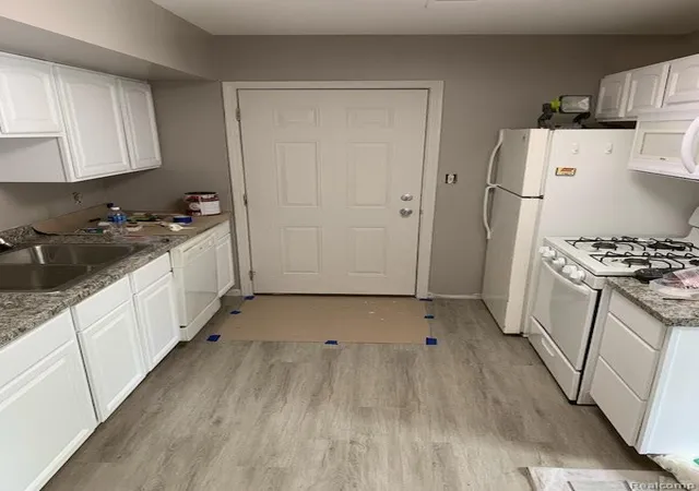 Listing Photo 4 - Condo for sale in building located at 12205 N Saginaw St, Mount Morris, MI 48458