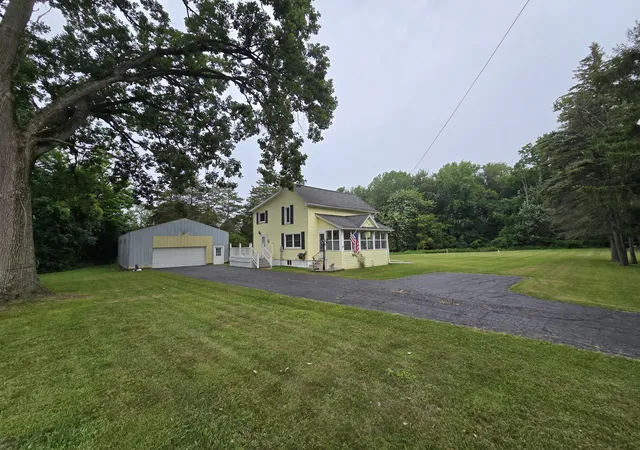 Photo 2 of Single family home for sale at 4250 Rives Jct Rd, Jackson, MI 49201 | MLS# 55026039614 | Listing updated on 2026-08-09