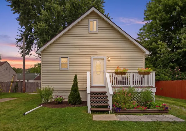 Photo 1 of Sale Pending at 22 N Highland St, Mount Clemens, MI 48043 | MLS# 81026039616 | Listing updated on 2026-08-17