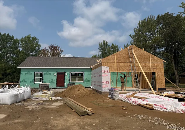 Photo 3 of Single family home for sale at 31450 Beverly Rd, Romulus, MI 48174 | MLS# 20261059691 | Listing updated on 2026-08-12