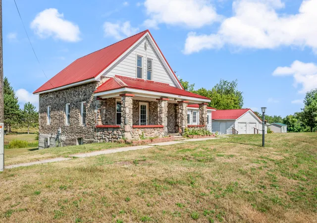 2nd image of 8757 N Clare Ave, Harrison, MI 48625 | MLS# 72026039620