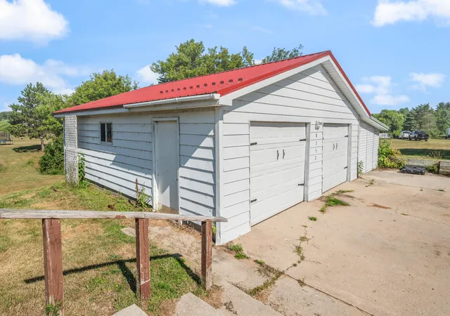 4th image of 8757 N Clare Ave, Harrison, MI 48625 | MLS# 72026039620