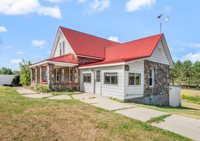 5th image of 8757 N Clare Ave, Harrison, MI 48625 | MLS# 72026039620