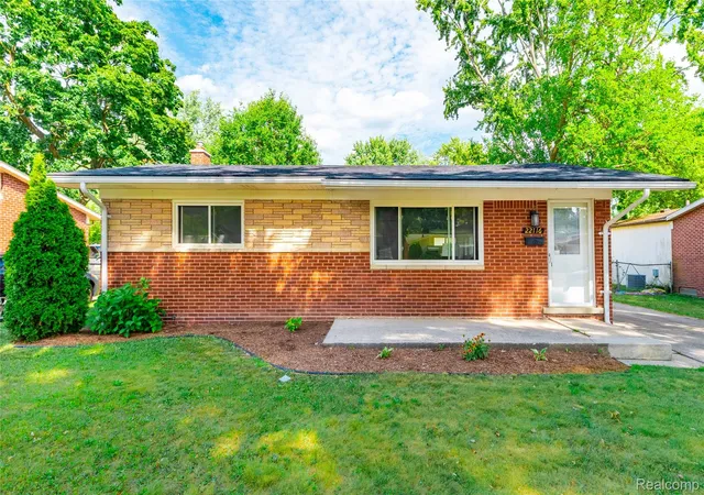 Photo 1 of Sale Pending at 22116 W Brandon St, Farmington Hills, MI 48336 | MLS# 20261059695 | Listing updated on 2026-08-30