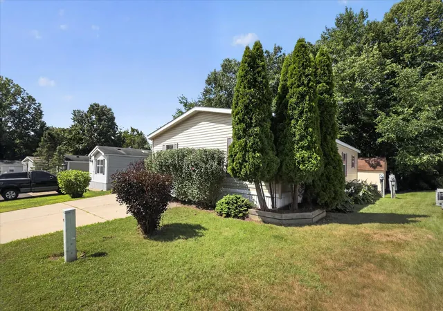 2nd image of 8000 Warren Woods Rd #100, Three Oaks, MI 49128 | MLS# 69026039625
