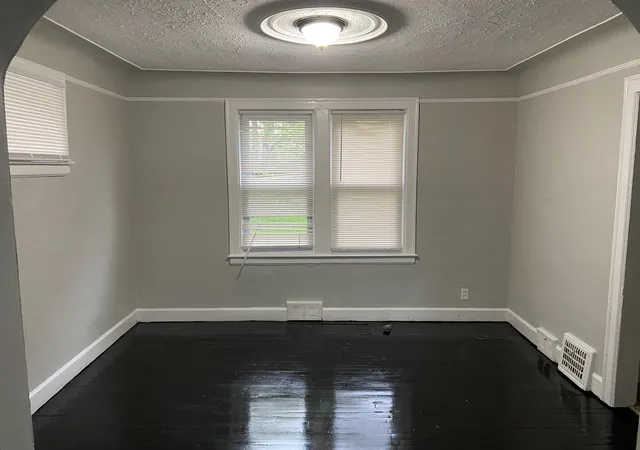 3rd image of 11907 Laing St, Detroit, MI 48224 | MLS# 5050216812