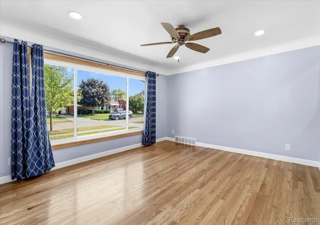 Photo 4 of Single family home for sale at 13231 Spruce St, Southgate, MI 48195 | MLS# 20261059709 | Listing updated on 2026-09-06