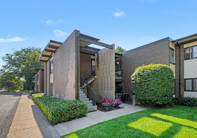 1st image of 808 S Beacon Blvd #42, Grand Haven, MI 49417 | MLS# 71026039650