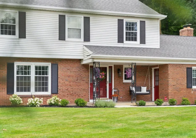 4th image of 351 W Ridge Cir, Kalamazoo, MI 49009 | MLS# 66026039649