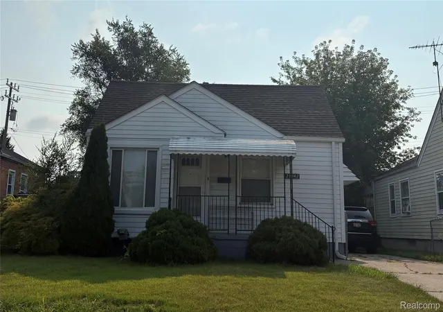 Photo 1 of Sale Pending at 21042 Dexter Blvd, Warren, MI 48089 | MLS# 20261059724 | Listing updated on 2026-09-09
