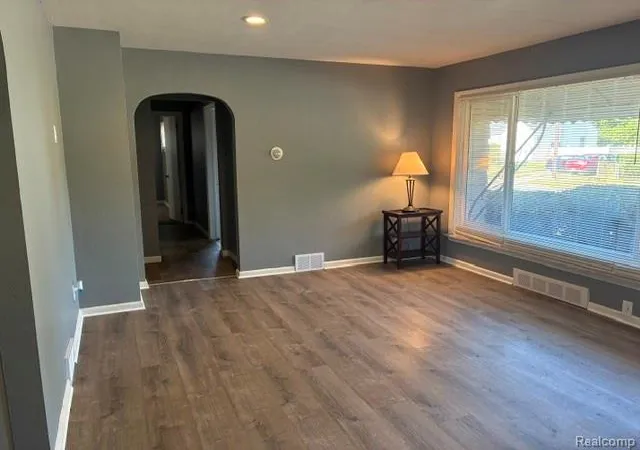 5th image of 2214 Curry St, Flint, MI 48506 | MLS# 20261059732