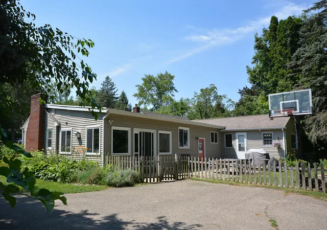 16th image of 2224 La Cross St, Kalamazoo Charter Township Kalamazoo, MI 49006 | MLS# 69026039661