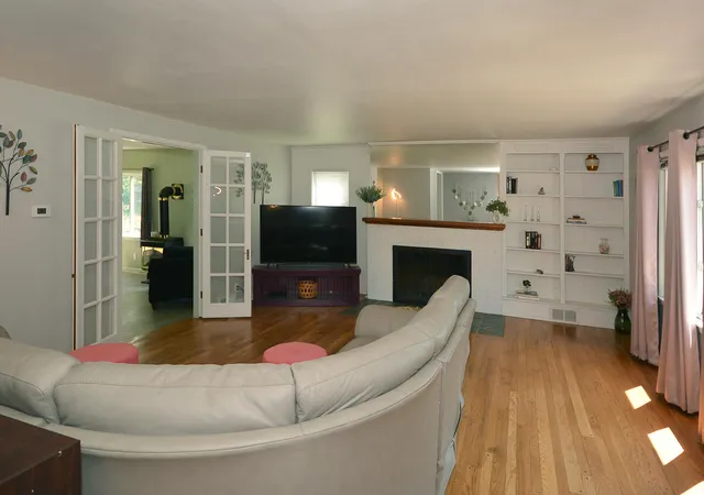 2nd image of 2224 La Cross St, Kalamazoo Charter Township Kalamazoo, MI 49006 | MLS# 69026039661