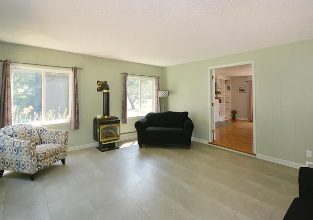 3rd image of 2224 La Cross St, Kalamazoo Charter Township Kalamazoo, MI 49006 | MLS# 69026039661
