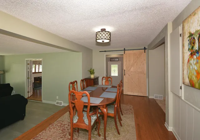 4th image of 2224 La Cross St, Kalamazoo Charter Township Kalamazoo, MI 49006 | MLS# 69026039661