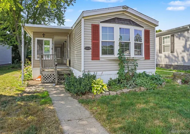 Photo 1 of Single family home for sale at 10018 Hutchinson Dr, Davisburg, MI 48350 | MLS# 20261059735 | Listing updated on 2026-08-07
