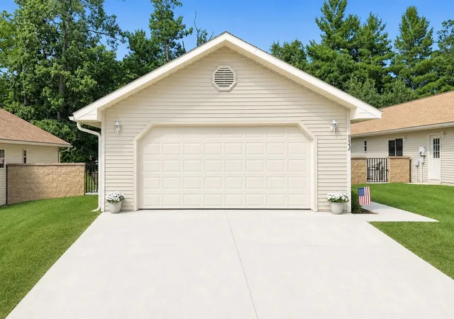 2nd image of 9842 Deer Track Ct, Interlochen, MI 49643 | MLS# 78080071748