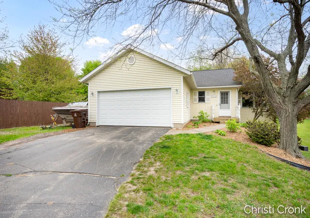 2nd image of 8414 Windstone Dr Ne, Rockford, MI 49341 | MLS# 65026039670