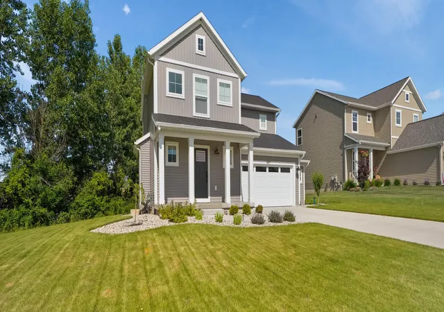 1st image of 5871 Sw Hemlock Dr Sw, Wyoming, MI 49418 | MLS# 65026039671