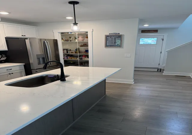 Photo 4 of Single family home for sale at 5871 Hemlock Dr SW, Wyoming, MI 49418 | MLS# 65026039671 | Listing updated on 2026-08-26