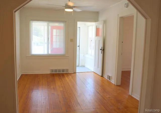 5th image of 764 Cleophus Pkwy, Lincoln Park, MI 48146 | MLS# 20261059750