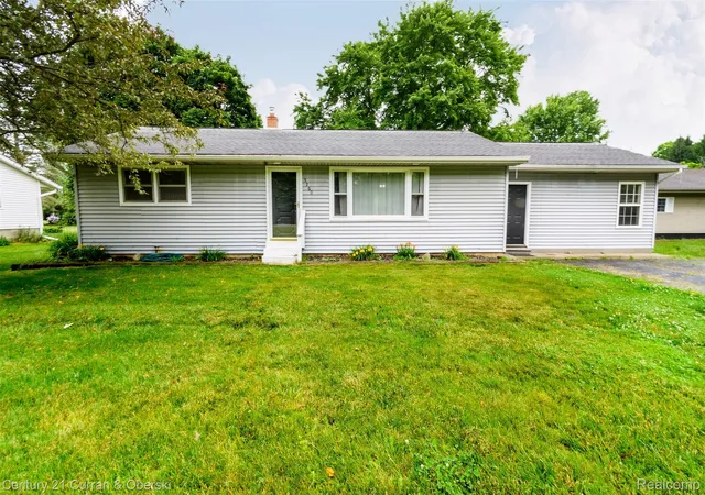 Photo 3 of Single family home for sale at 5260 Rives Jct Rd, Jackson, MI 49201 | MLS# 20261059769 | Listing updated on 2026-08-02