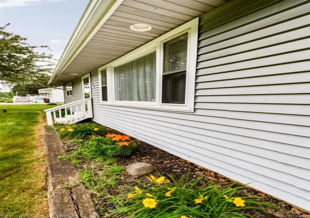 Photo 3 of Single family home for sale at 5260 Rives Jct Rd, Jackson, MI 49201 | MLS# 20261059769 | Listing updated on 2026-08-02