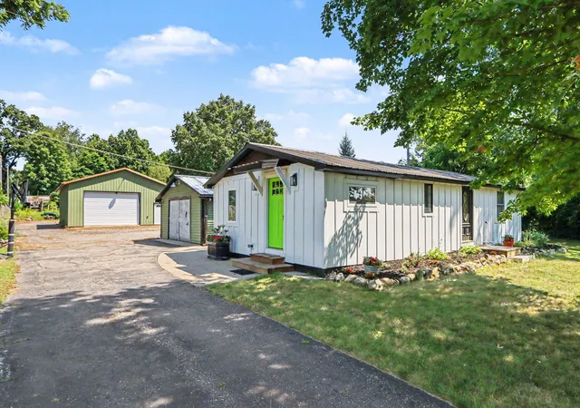 1st image of 25490 Front St, Mattawan, MI 49071 | MLS# 66026039680