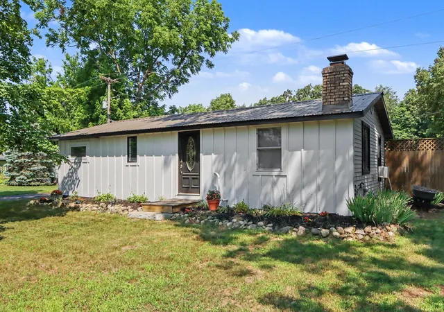 2nd image of 25490 Front St, Mattawan, MI 49071 | MLS# 66026039680
