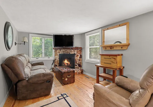 Photo 4 of Single family home for sale at 25490 Front St, Mattawan, MI 49071 | MLS# 66026039680 | Listing updated on 2026-09-16