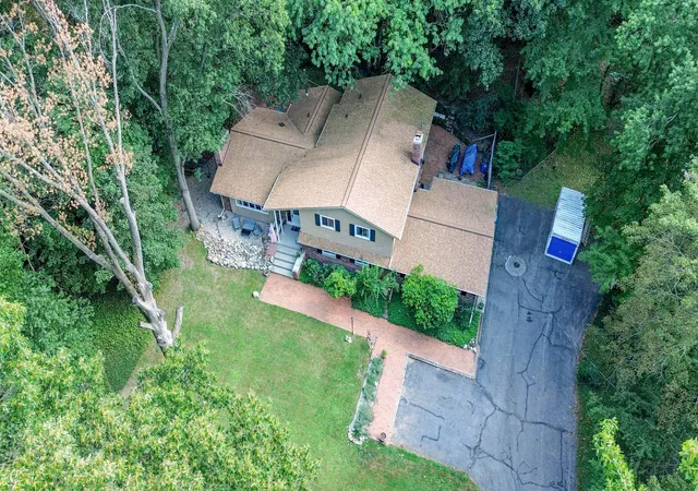 Photo 3 of Single family home for sale at 1021 Hol Hi Dr, Kalamazoo, MI 49008 | MLS# 66026039686 | Listing updated on 2026-09-18