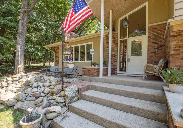 4th image of 1021 Hol Hi Dr, Kalamazoo, MI 49008 | MLS# 66026039686