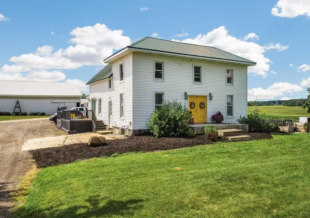3rd image of 4720 Gilbert Hwy, Adrian, MI 49221 | MLS# 81026039681