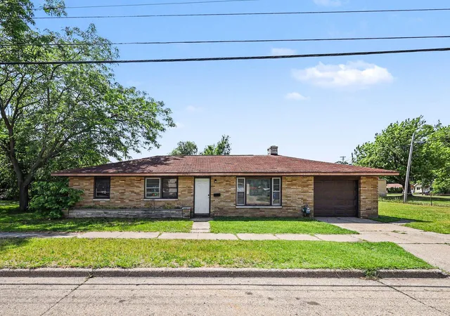 1st image of 1635 Roberts St, Muskegon, MI 49442 | MLS# 71026039690