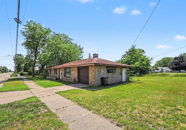 2nd image of 1635 Roberts St, Muskegon, MI 49442 | MLS# 71026039690
