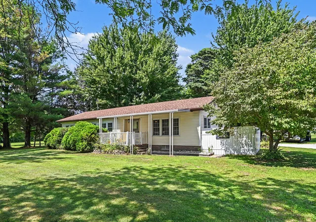 2nd image of 75620 16th Ave, South Haven, MI 49090 | MLS# 69026039677