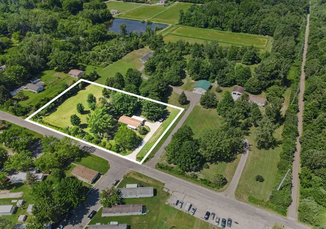 37th image of 75620 16th Ave, South Haven, MI 49090 | MLS# 69026039677