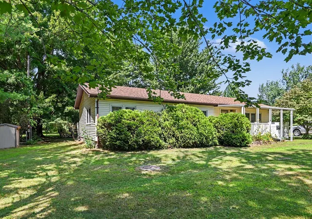 3rd image of 75620 16Th Ave, South Haven, MI 49090 | MLS# 69026039677