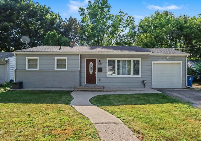 1st image of 1323 Coolidge Ave, Kalamazoo, MI 49006 | MLS# 66026039693