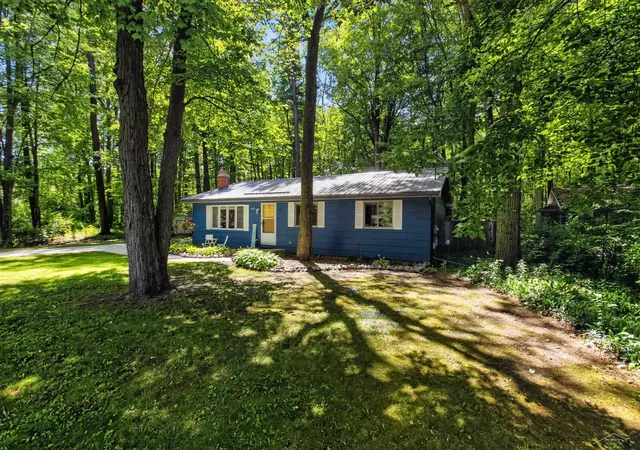5th image of 2671 N Peterson Dr, Sanford, MI 48657 | MLS# 61050216837